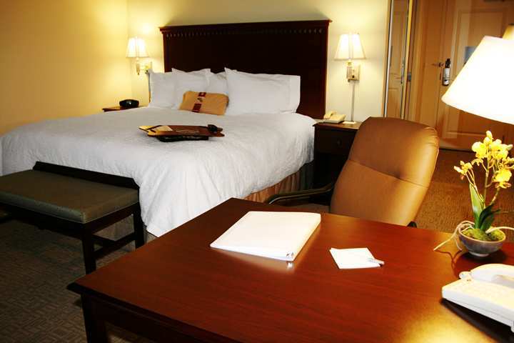 Hampton Inn & Suites Прескотт-Вэлли Номер фото